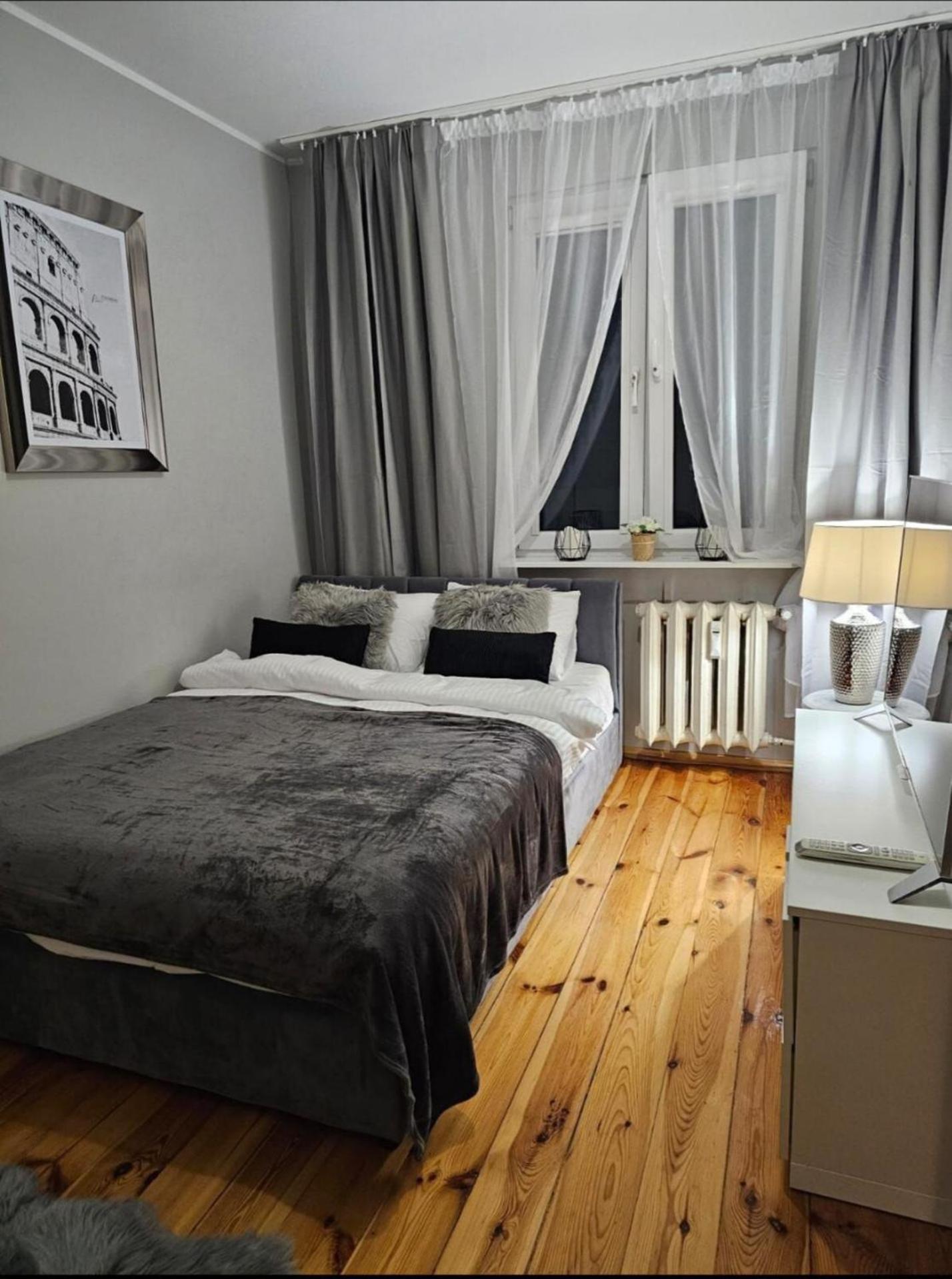 Apartment In Zyrardow 10Min To Suntago 外观 照片